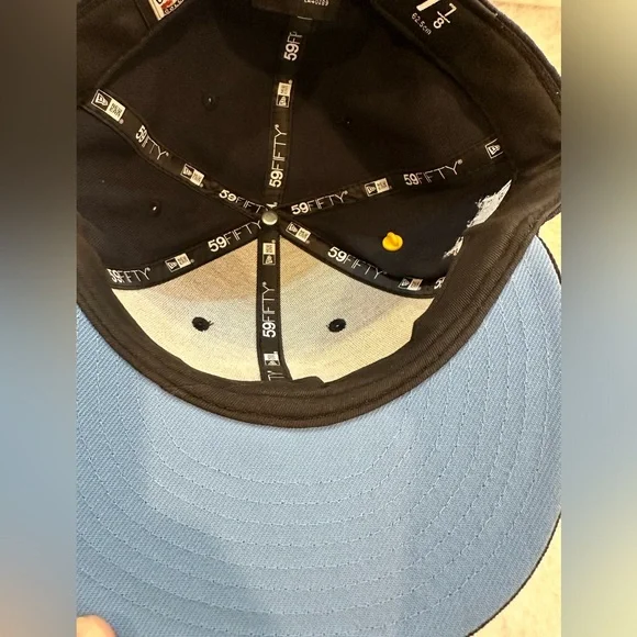 New York Yankees New Era Cooperstown  Collection Fitted Cap Size 7 7/8 with pin - Picture 2 of 11